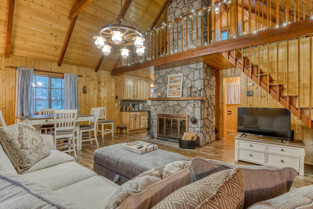 Charming, riverfront cabin with fireplace - dog-friendly