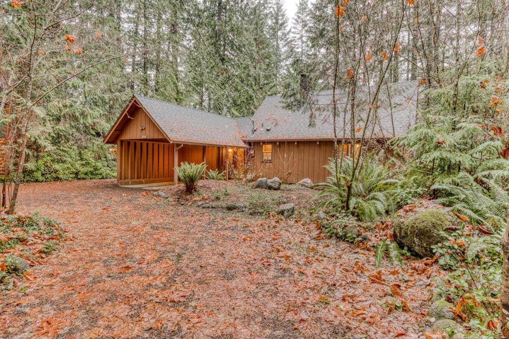 Charming, riverfront cabin with fireplace - dog-friendly