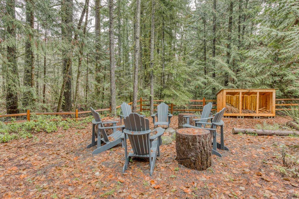 Charming, riverfront cabin with fireplace - dog-friendly