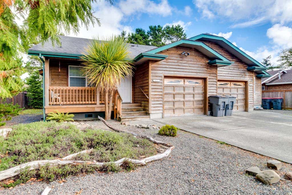 Dog-Friendly, Coastal Escape with Private Hot Tub, WiFi, & Deck - Blocks to Park