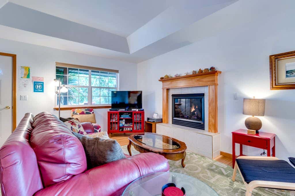Dog-Friendly, Coastal Escape with Private Hot Tub, WiFi, & Deck - Blocks to Park