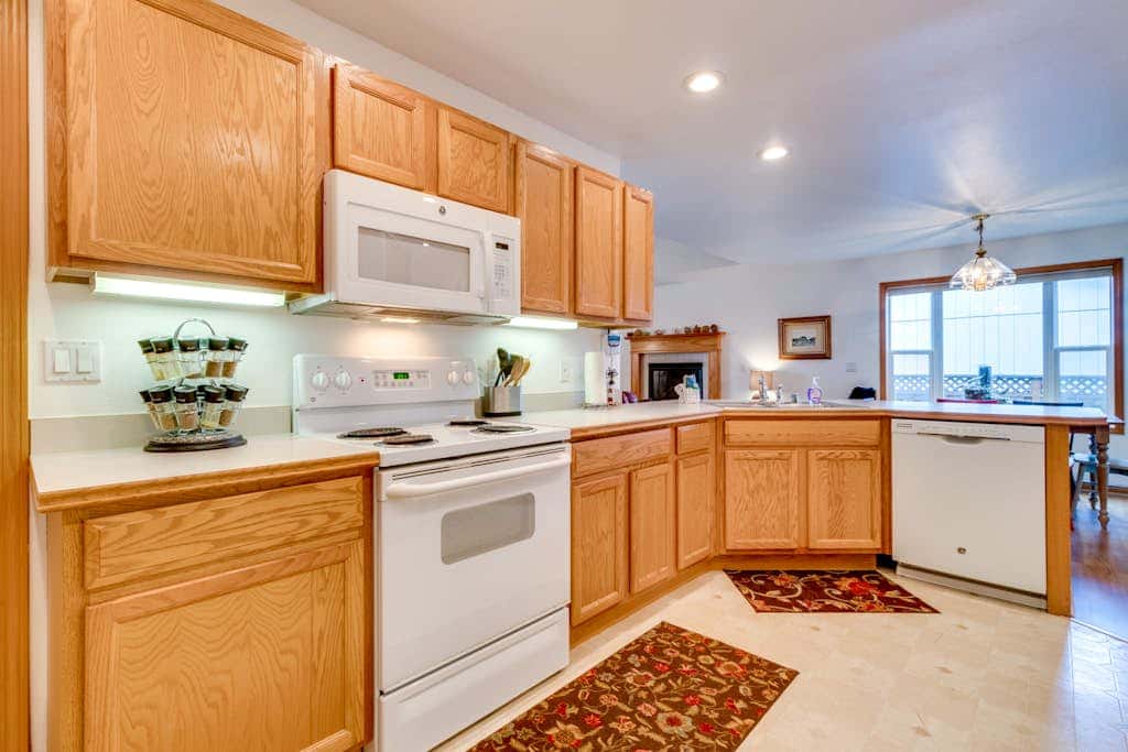 Dog-Friendly, Coastal Escape with Private Hot Tub, WiFi, & Deck - Blocks to Park