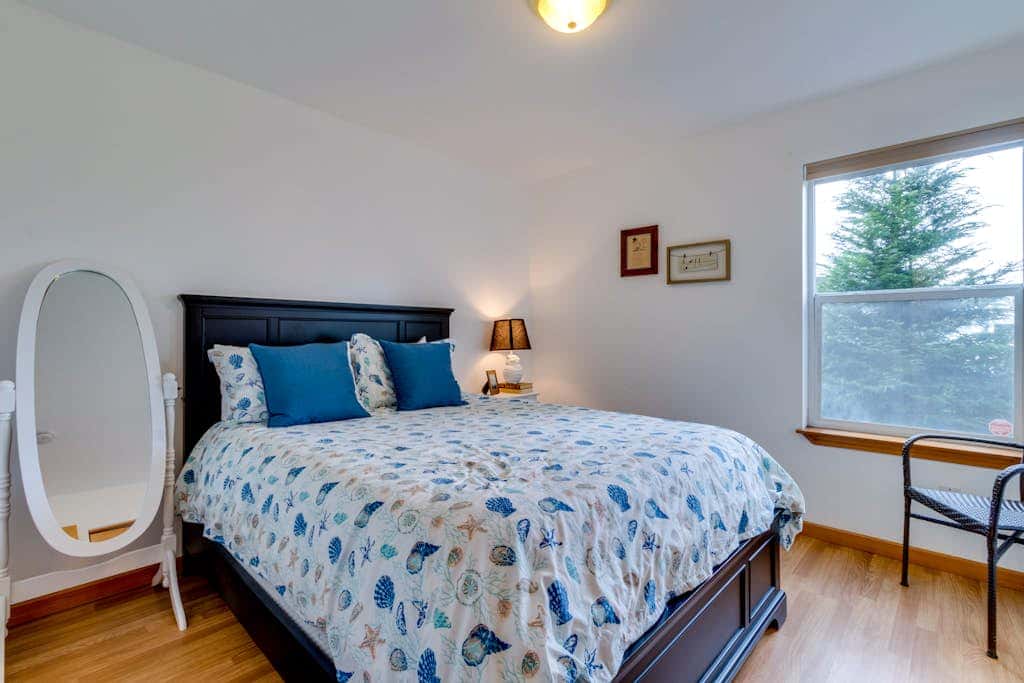 Dog-Friendly, Coastal Escape with Private Hot Tub, WiFi, & Deck - Blocks to Park