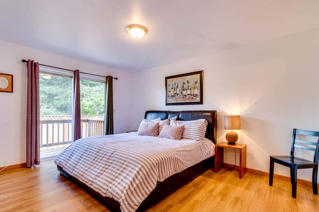Dog-Friendly, Coastal Escape with Private Hot Tub, WiFi, & Deck - Blocks to Park