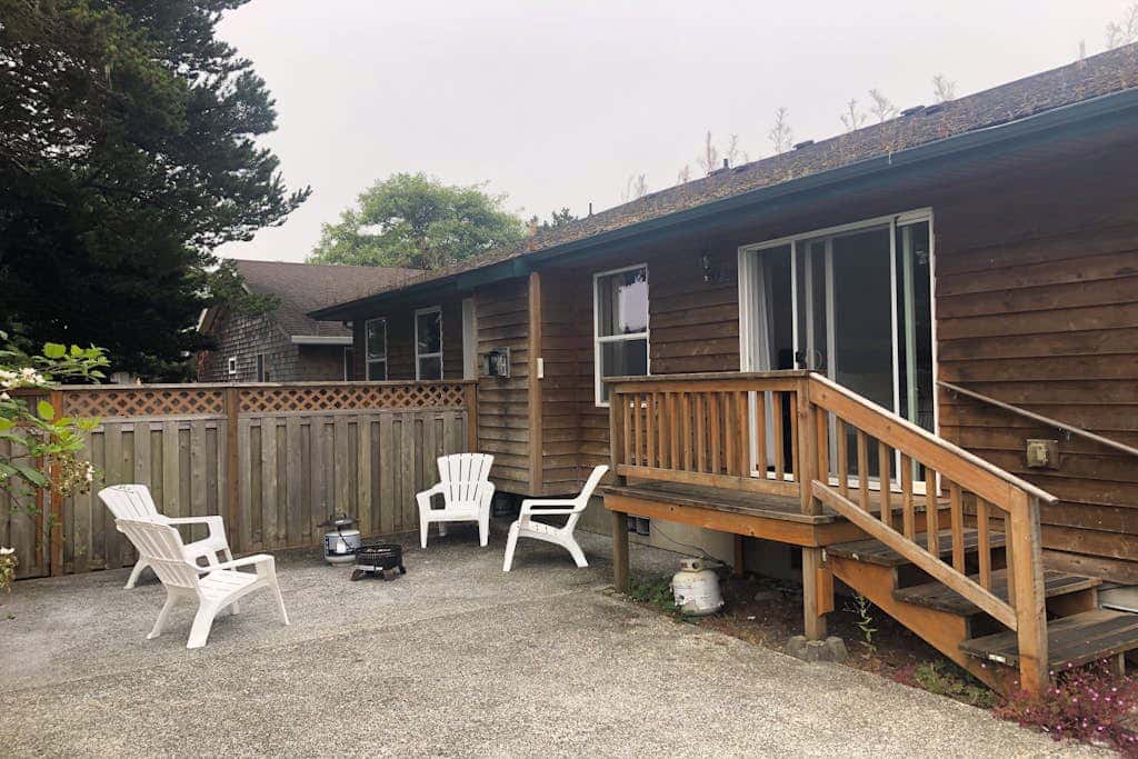 Dog-Friendly, Coastal Escape with Private Hot Tub, WiFi, & Deck - Blocks to Park