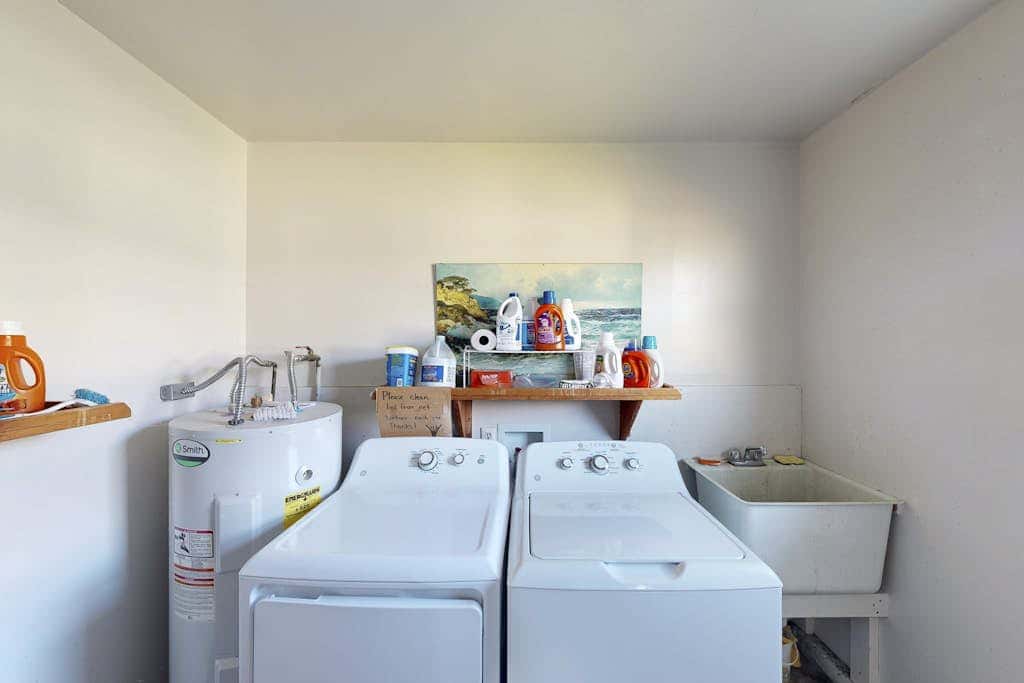 Charming Dog-Friendly Condo with Ocean View - Close to Beach & Nye Shops
