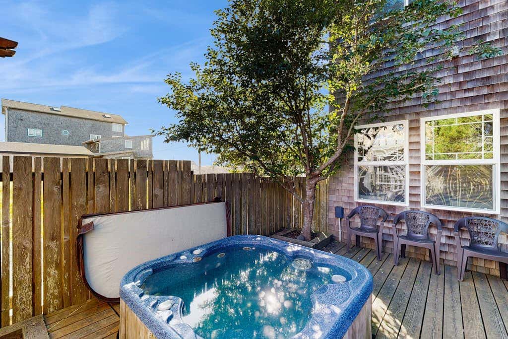 Ocean view homes with hot tubs, enclosed yard, fireplace - 1 block to the beach