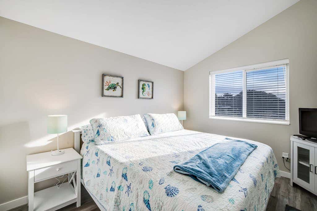 Oceanfront home with hot tub, private beach access & ocean views - dog-friendly