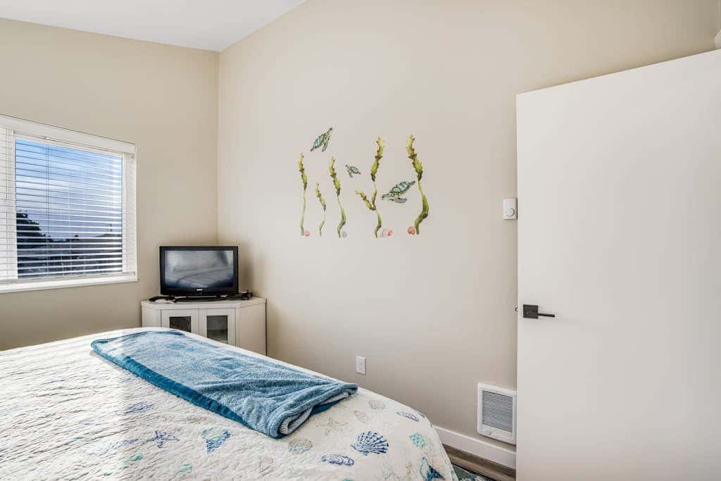 Oceanfront home with hot tub, private beach access & ocean views - dog-friendly