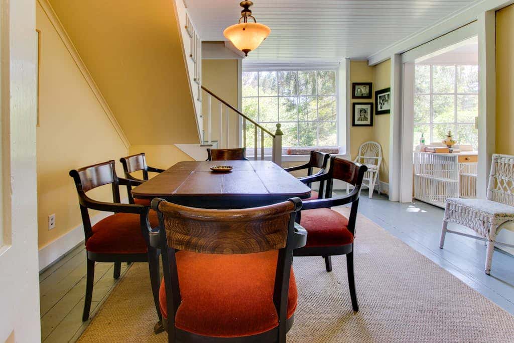 Historic home on one acre meadow, near beach & golf - dog-friendly