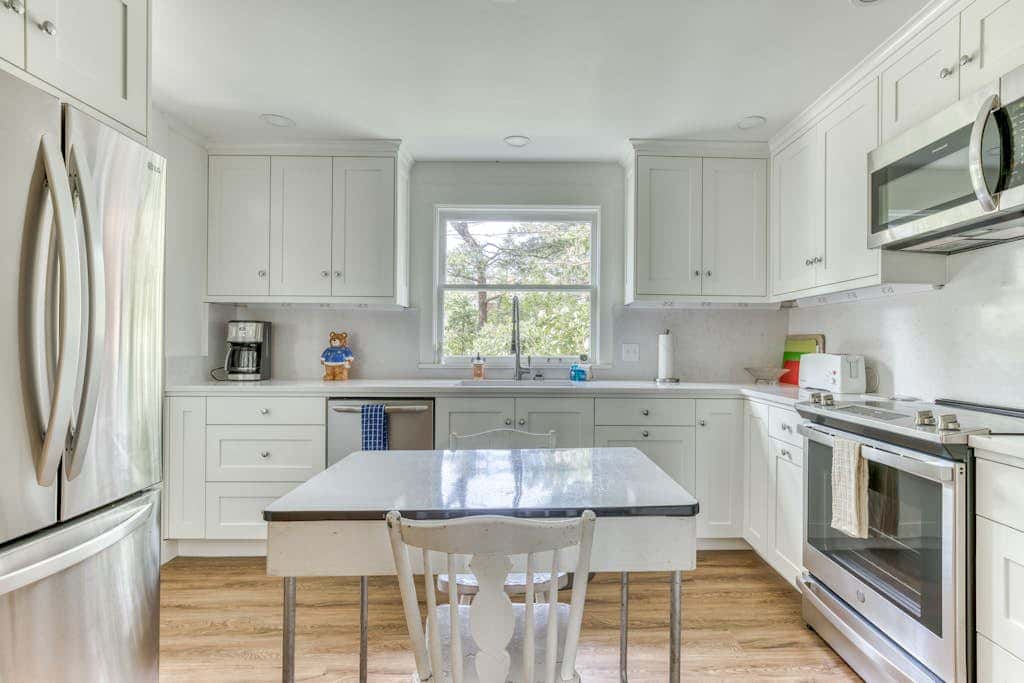 Historic home on one acre meadow, near beach & golf - dog-friendly