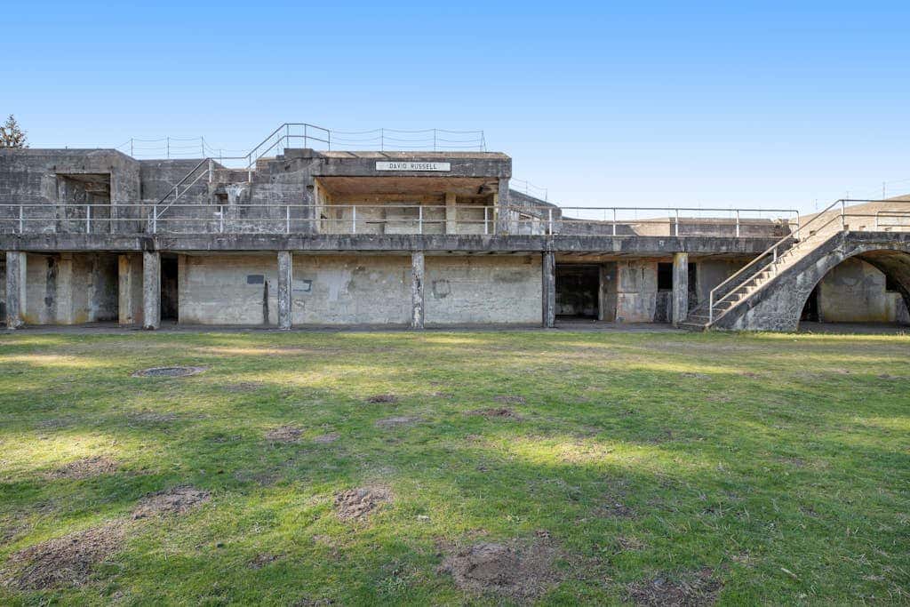 Beautiful, dog-friendly cottage with large yard - just a few blocks to the beach