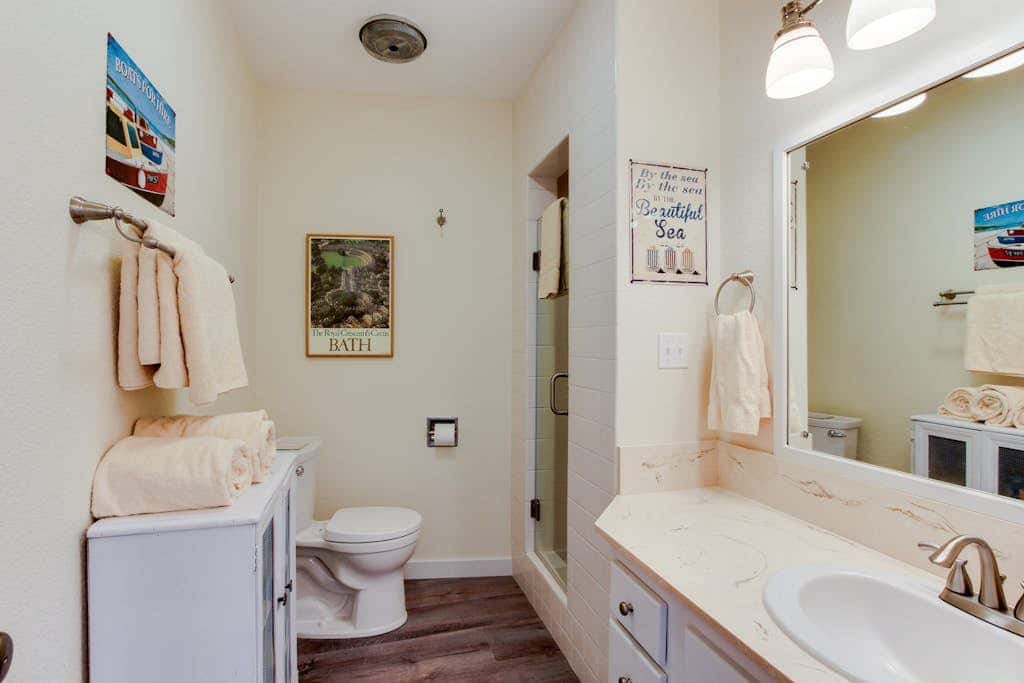 Oceanfront getaway close to Gearhart Golf Links , no pets