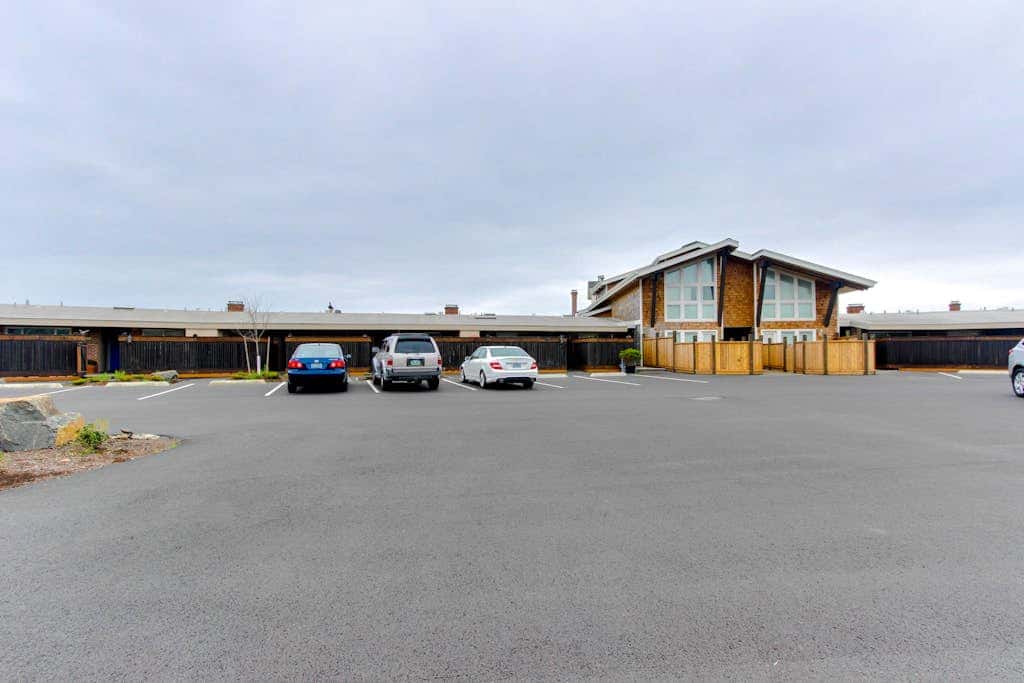 Oceanfront getaway close to Gearhart Golf Links , no pets
