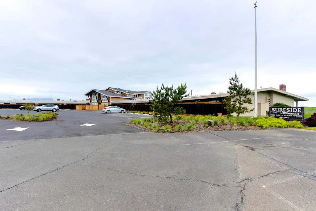 Oceanfront getaway close to Gearhart Golf Links , no pets