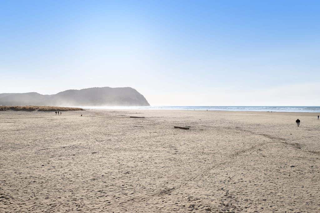 Oceanfront getaway close to Gearhart Golf Links , no pets