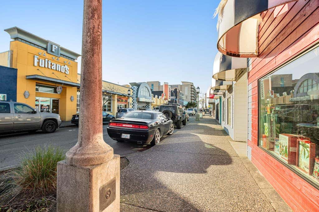 Oceanfront getaway close to Gearhart Golf Links , no pets