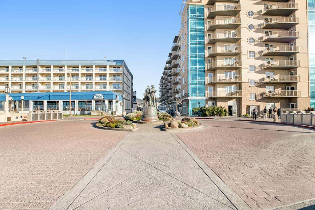 Oceanfront getaway close to Gearhart Golf Links , no pets