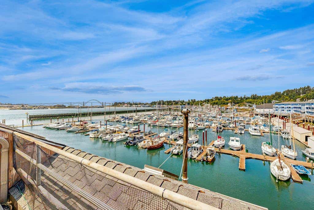 Delightful Harbor Perch Near Town with Shared pool & hot tub & Private Balcony