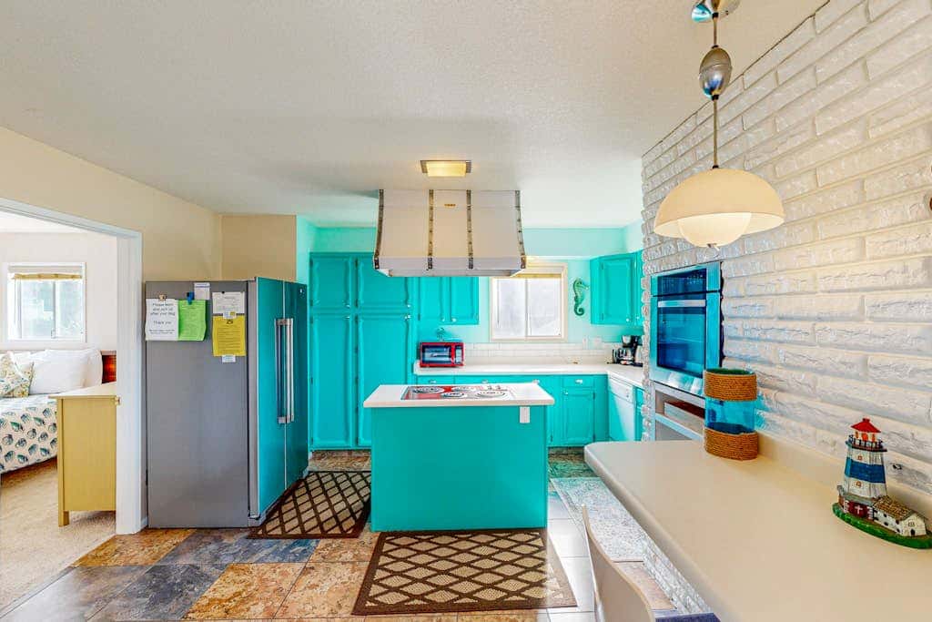 Ocean-view home - private hot tub, outdoor shower, dog-friendly - walk to beach