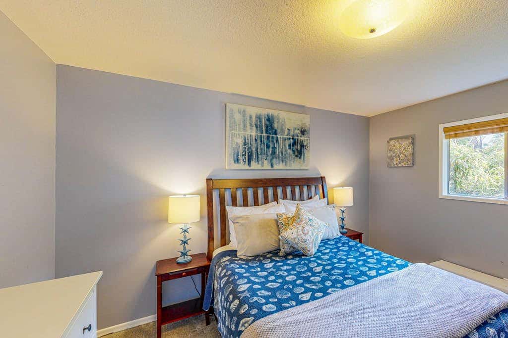 Ocean-view home - private hot tub, outdoor shower, dog-friendly - walk to beach