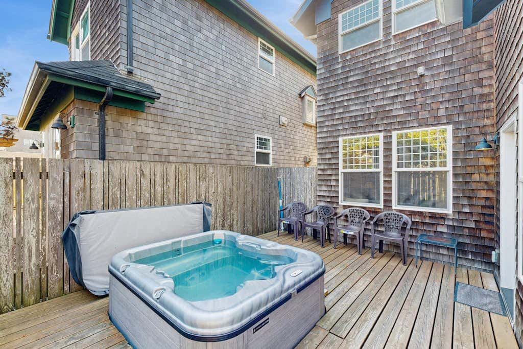 3 stunning water-view homes 1 block from beach with new hot tub-walk to Coast St