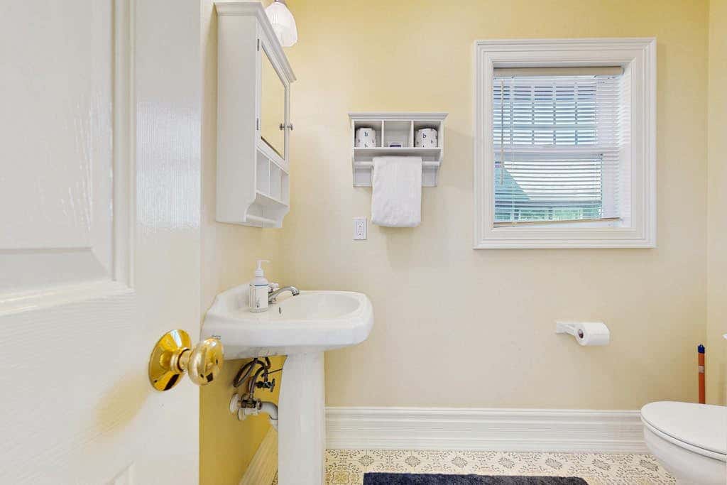 3 stunning water-view homes 1 block from beach with new hot tub-walk to Coast St