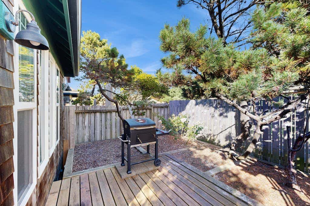 3 stunning water-view homes 1 block from beach with new hot tub-walk to Coast St