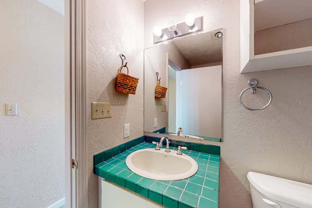 Oceanfront Nye Beach condo with gorgeous corner view & beach access