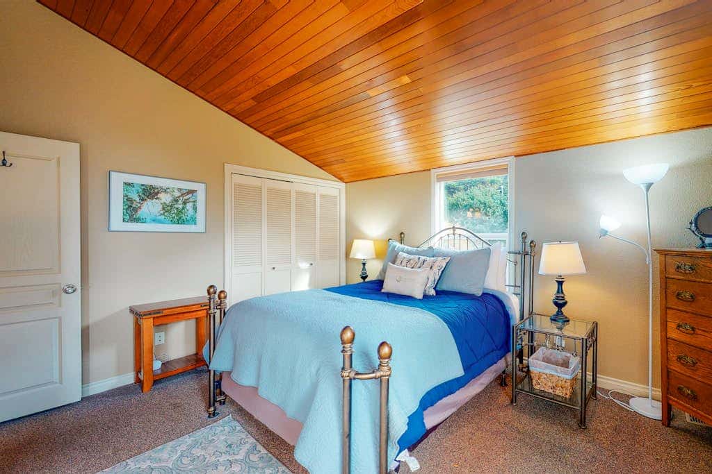 Oceanfront Home with Private Hot Tub, Ocean Views, Fireplace & Beach Access Path