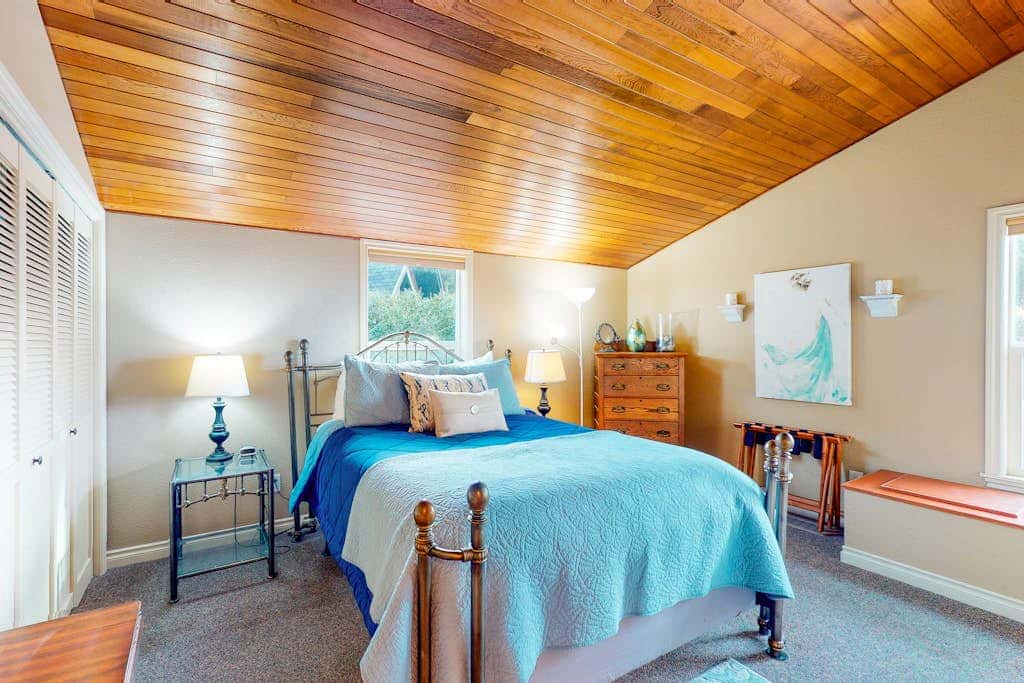 Oceanfront Home with Private Hot Tub, Ocean Views, Fireplace & Beach Access Path