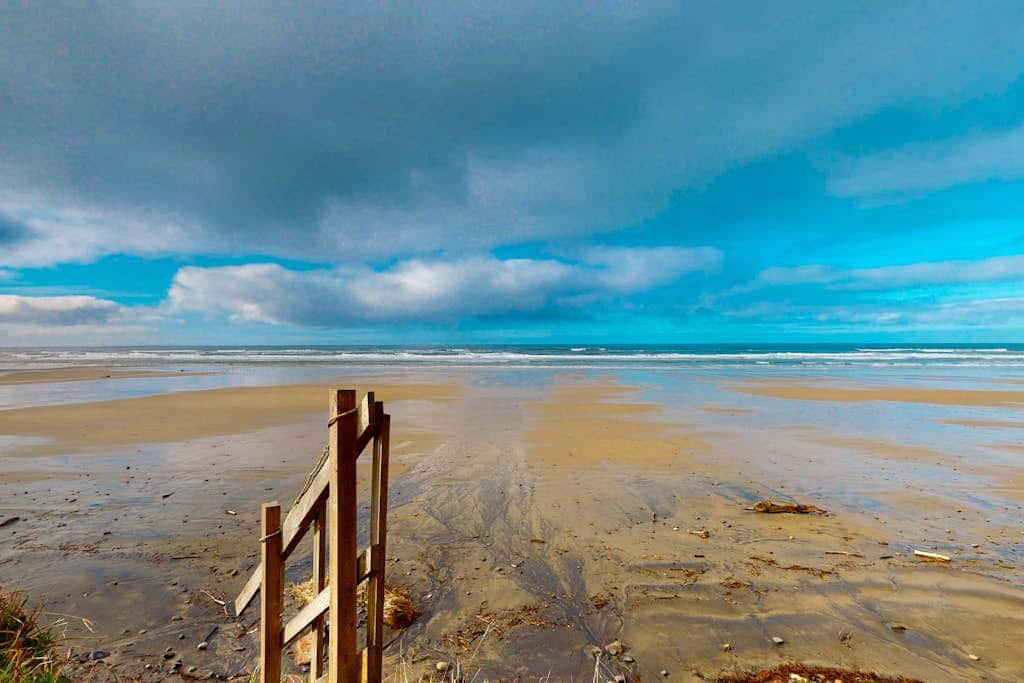 Oceanfront Home with Private Hot Tub, Ocean Views, Fireplace & Beach Access Path