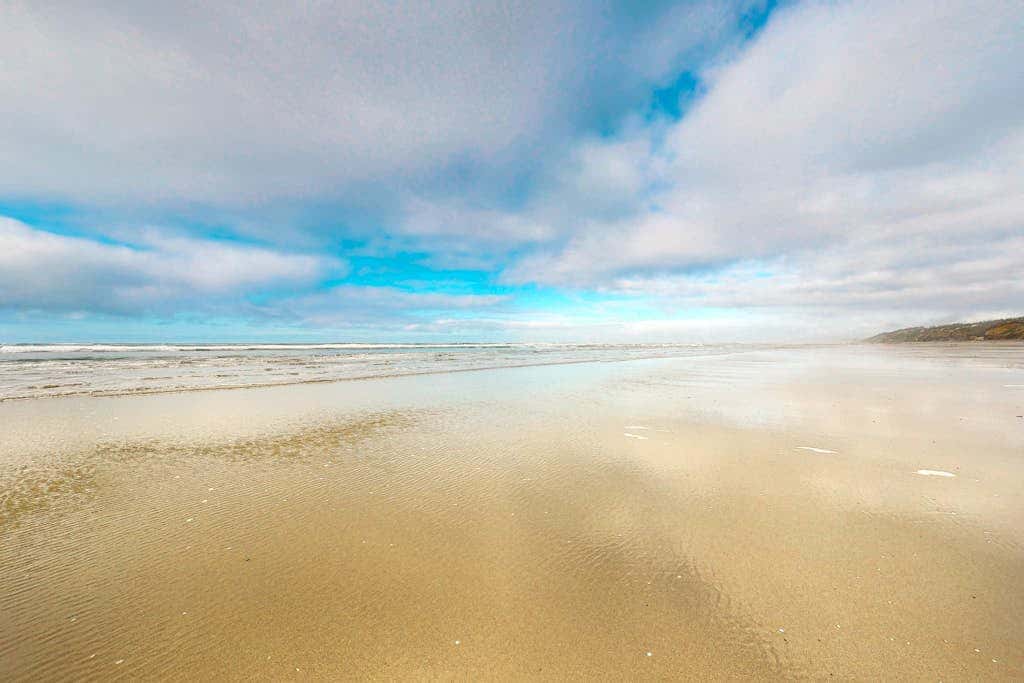 Oceanfront Home with Private Hot Tub, Ocean Views, Fireplace & Beach Access Path