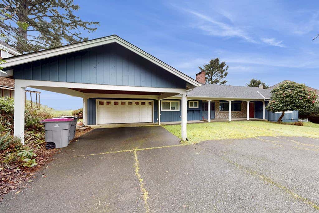 Beachfront house with sprawling ocean views near Tillamook Head