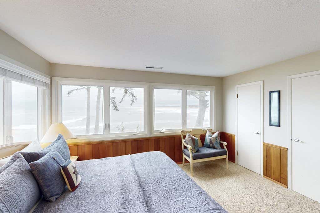 Beachfront house with sprawling ocean views near Tillamook Head