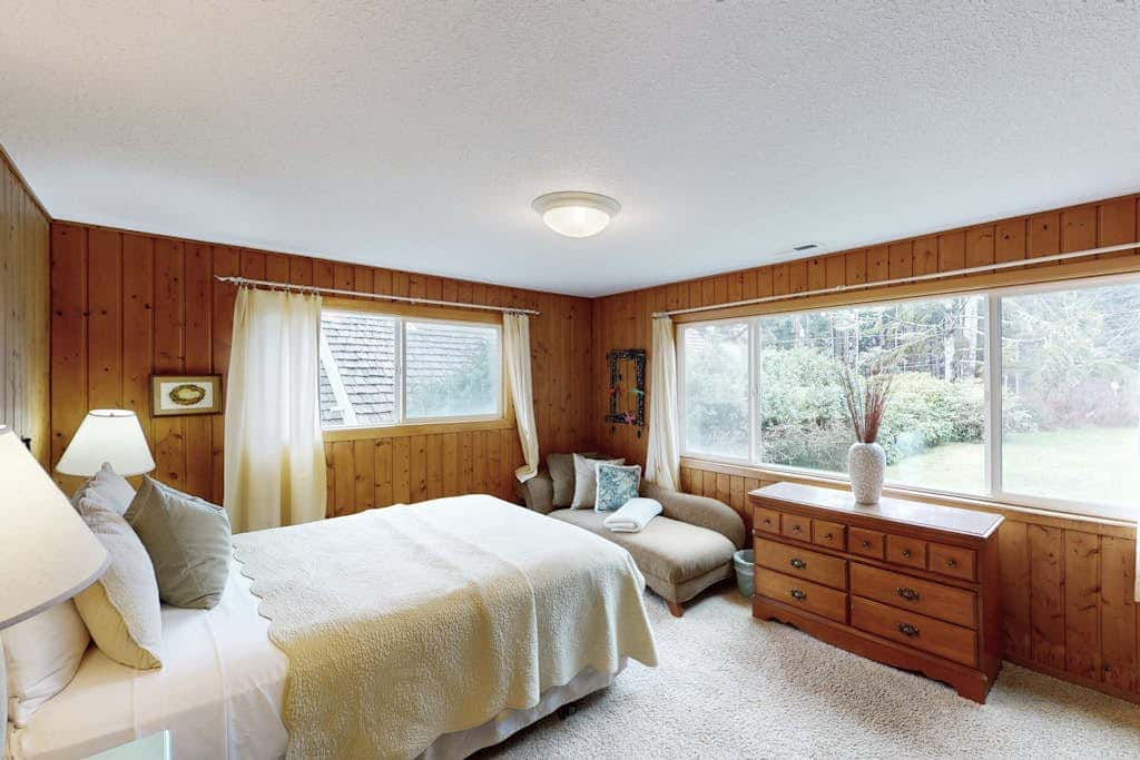 Beachfront house with sprawling ocean views near Tillamook Head