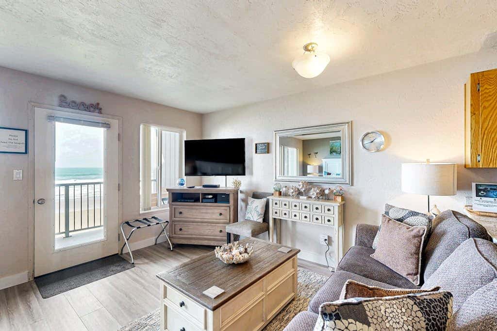 Modern oceanfront studio condo on Nye Beach with seasonal pool