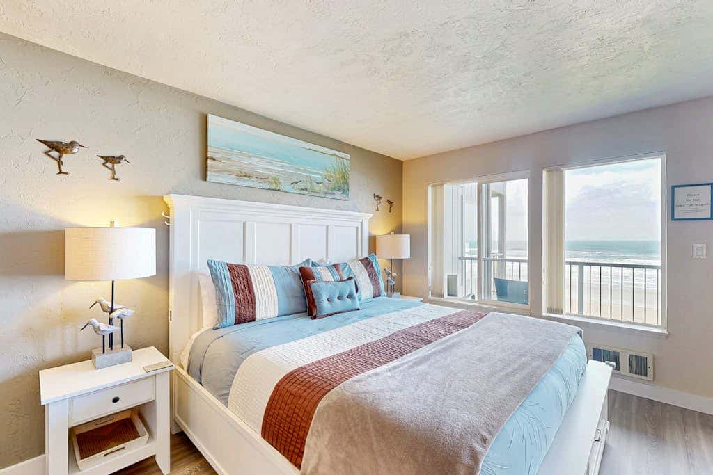 Modern oceanfront studio condo on Nye Beach with seasonal pool