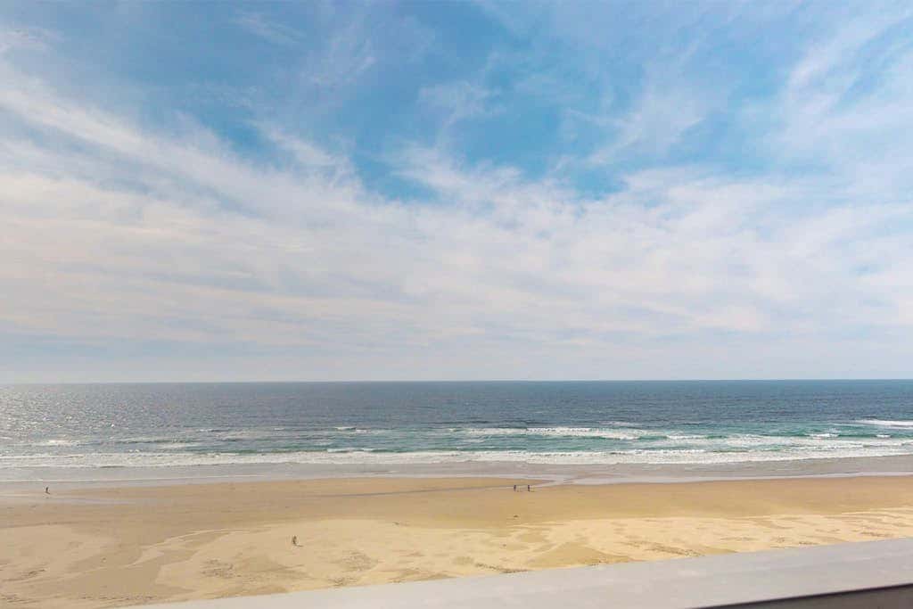 Modern oceanfront studio condo on Nye Beach with seasonal pool
