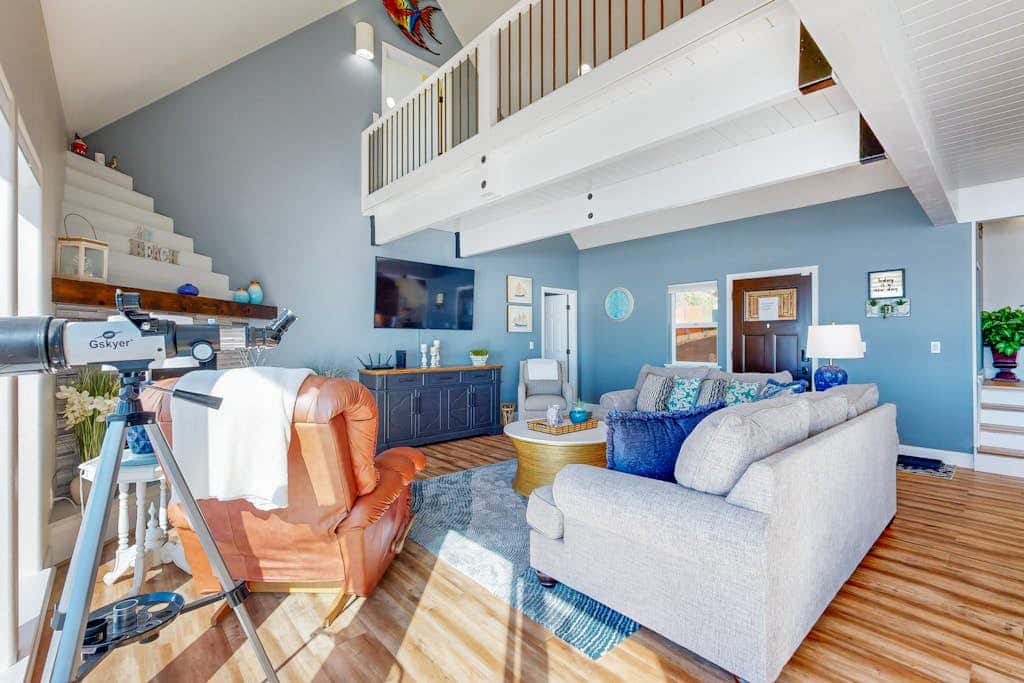 Oceanfront Home with Private Hot Tub, Deck Grill & Uninterrupted Pacific Views