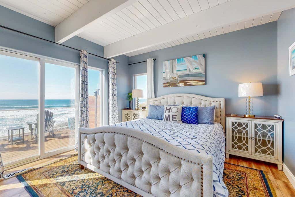 Oceanfront Home with Private Hot Tub, Deck Grill & Uninterrupted Pacific Views