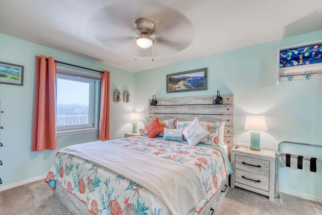 Dog-friendly oceanfront condo with electric fireplace - walk to the beach