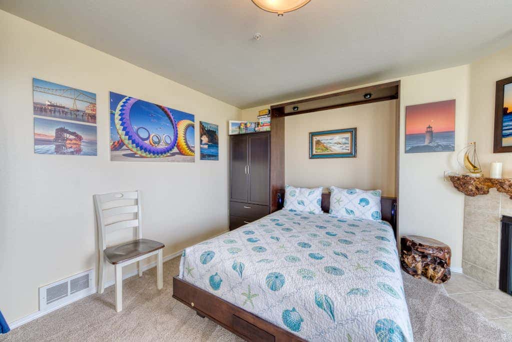 Dog-friendly oceanfront condo with electric fireplace - walk to the beach