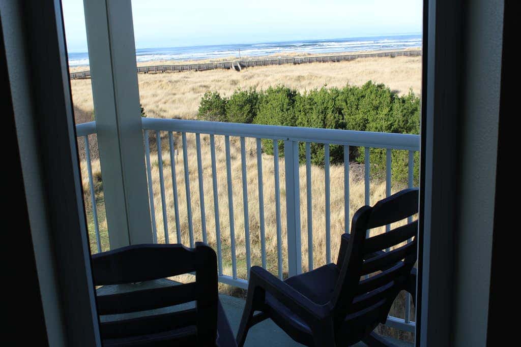 Dog-friendly oceanfront condo with electric fireplace - walk to the beach