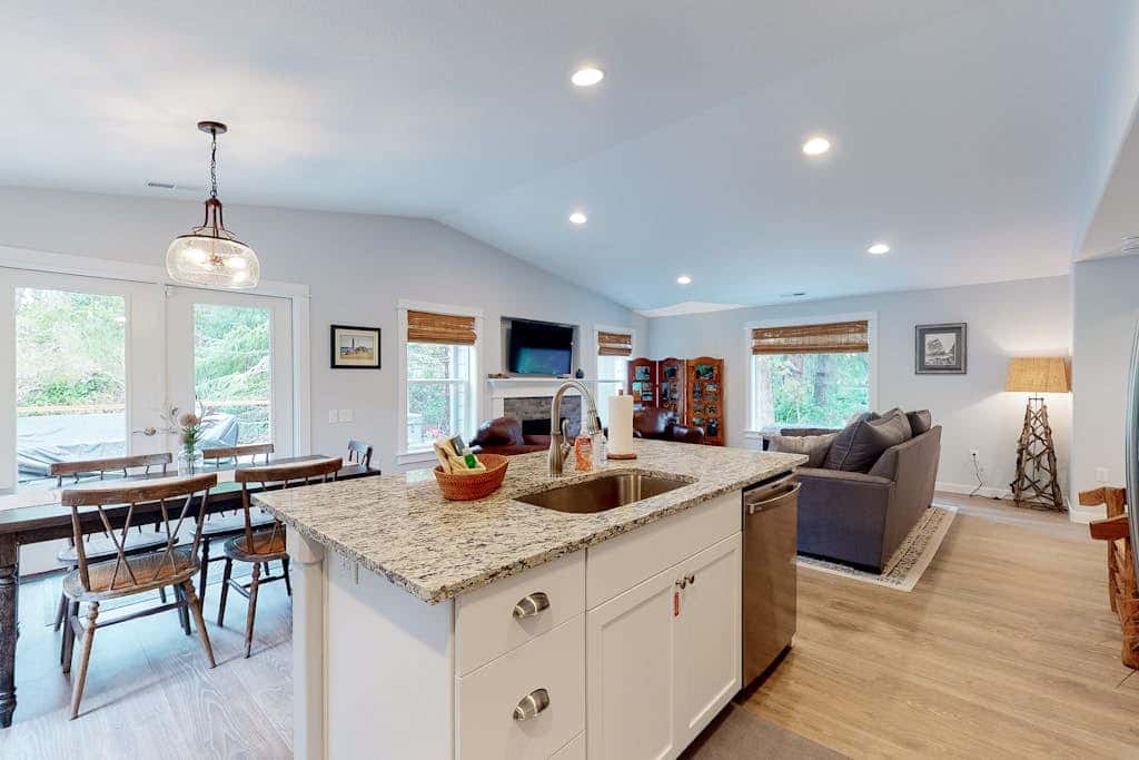 Brand-new home with hot tub, deck, fast WiFi, central AC, & great location