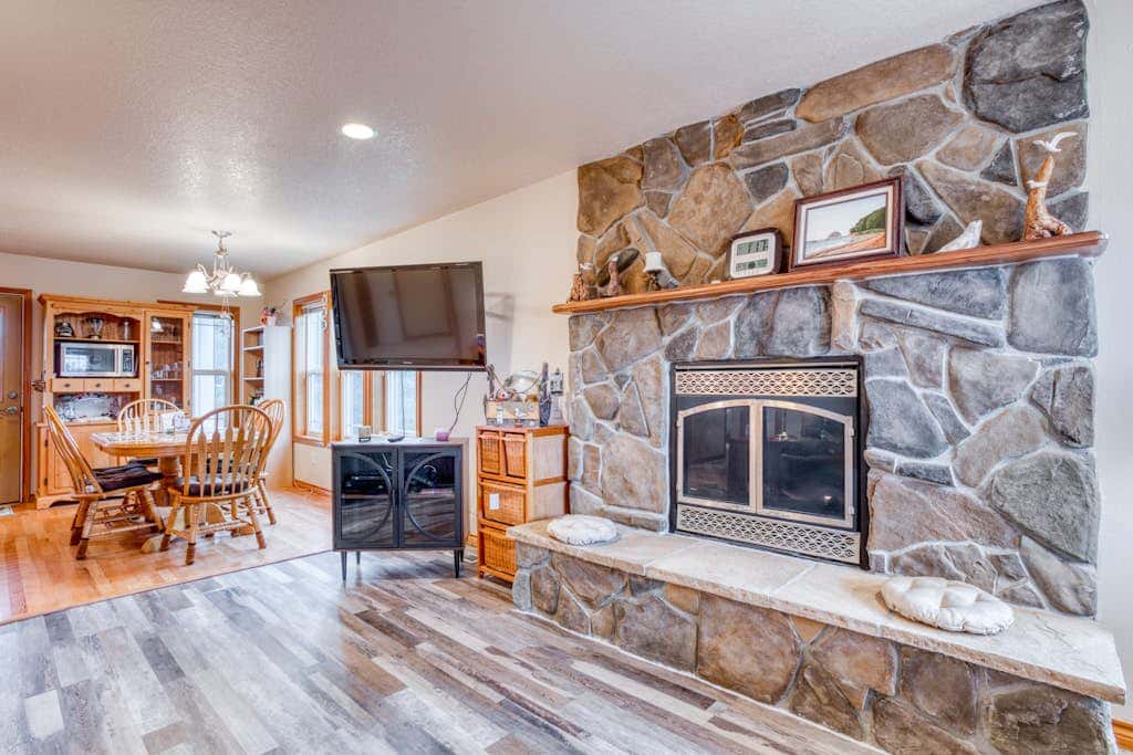 Dog-friendly house near the beach with spectacular views and pool table