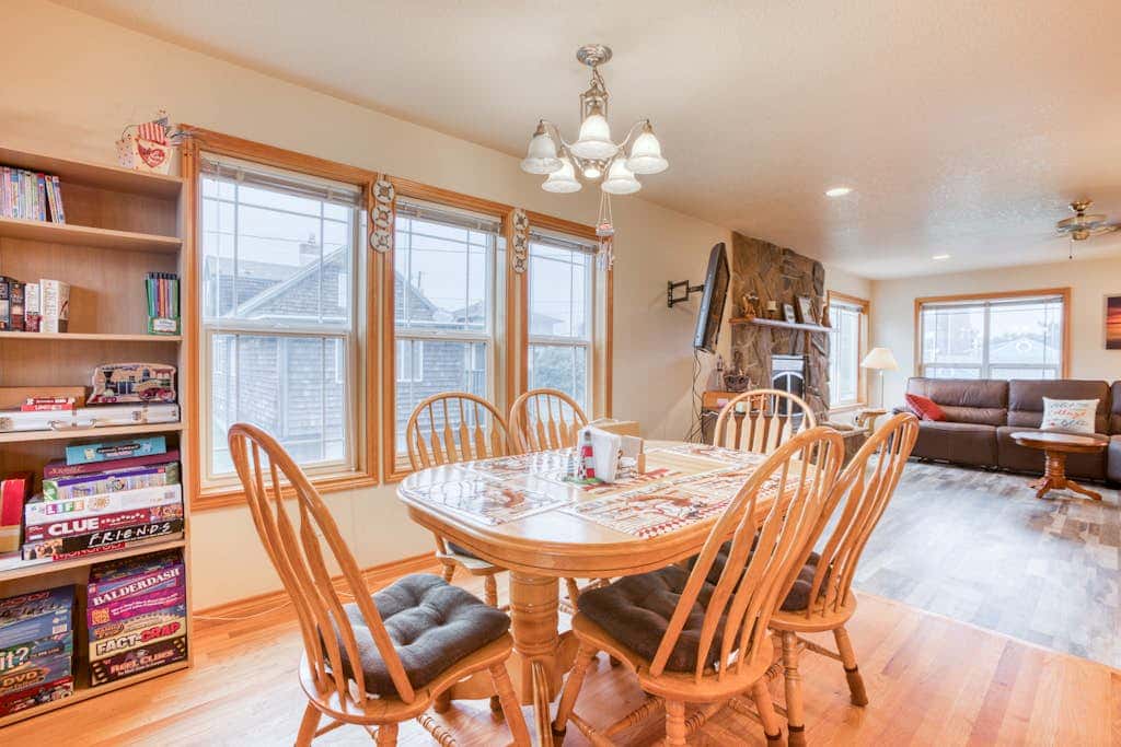 Dog-friendly house near the beach with spectacular views and pool table