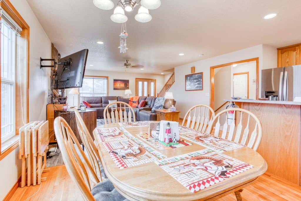 Dog-friendly house near the beach with spectacular views and pool table