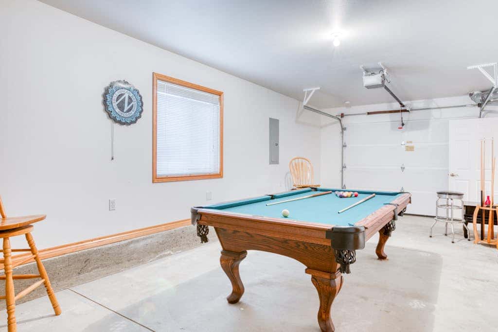 Dog-friendly house near the beach with spectacular views and pool table