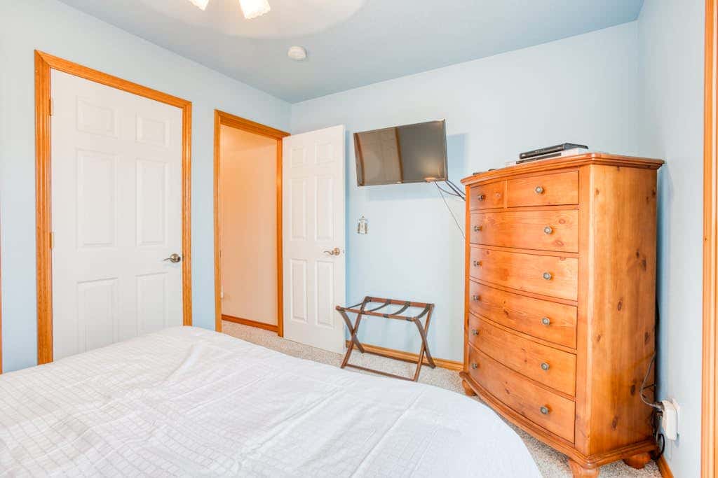 Dog-friendly house near the beach with spectacular views and pool table
